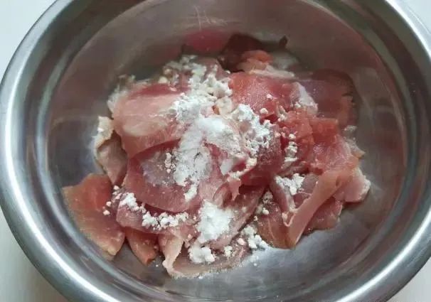 炒瘦肉，无论肉片还是肉丝，牢记3点，保证滑嫩可口，比豆腐还软