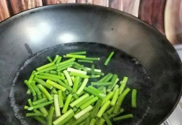 炒瘦肉，无论肉片还是肉丝，牢记3点，保证滑嫩可口，比豆腐还软