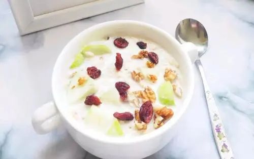 早餐为什么不能吃大米粥？医生：不仅是米粥，这3物也最好少吃