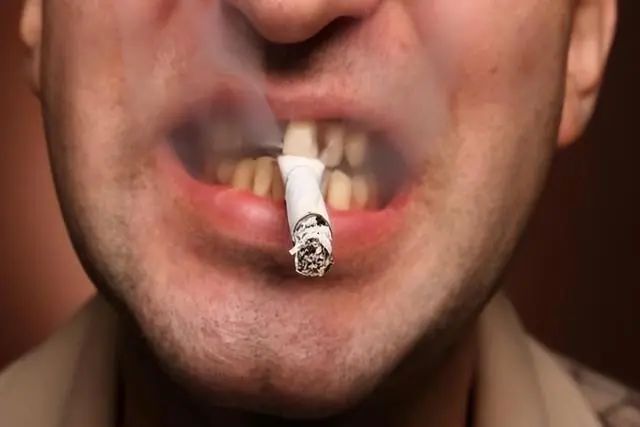 香烟里的尼古丁并不致癌，吸烟有害健康是错的？现在告诉您真相