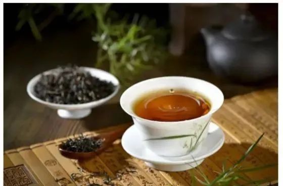 长期喝开水与长期喝茶的人对比，哪个身体更好？将实话告诉你
