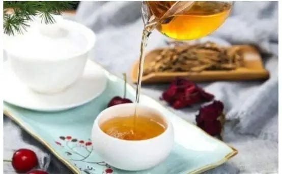 长期喝开水与长期喝茶的人对比，哪个身体更好？将实话告诉你