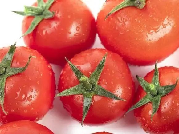 胃或“讨厌”这8种食物，医生：能少吃就少吃，胃或会感谢你