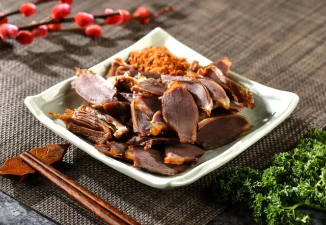 血栓“大户”竟是“肥肉”的5倍？医生：建议少吃，助力健康