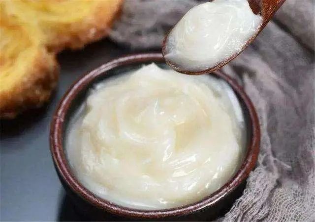 什么油最不健康？是猪油吗？专家建议：这3种油尽量少吃或不吃