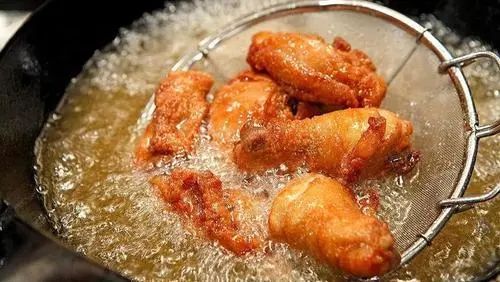 什么油最不健康？是猪油吗？专家建议：这3种油尽量少吃或不吃