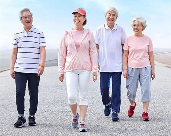 走路快慢会影响寿命吗？医生：60岁后，想长寿，三件事或许更重要