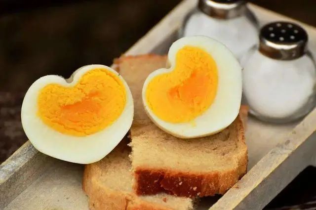 吃完鸡蛋后，这几种食物尽量不要吃，建议了解下，你吃对了吗？