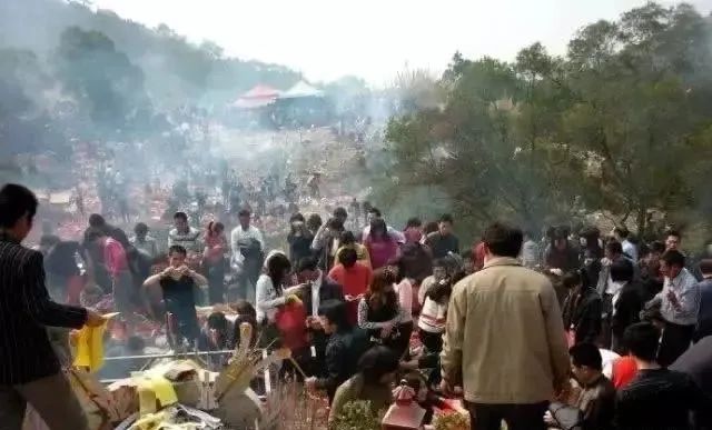 清明将至，老辈人说扫墓有3个禁忌要牢记，5种人不宜去，为啥？