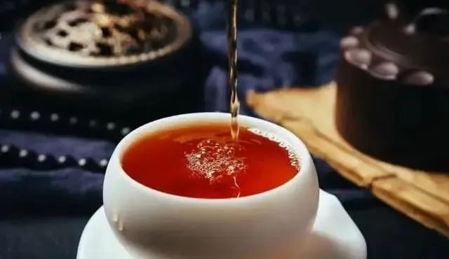 建议中老年人：春天喝茶要讲究，牢记2喝2不喝，顺应季节身体好