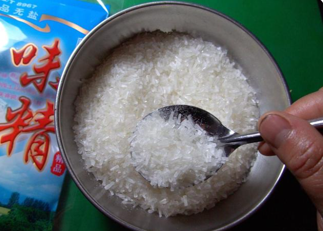 鸡精与味精对人体有害吗？一种要少吃，另一种是天然调味品