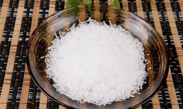 鸡精与味精对人体有害吗？一种要少吃，另一种是天然调味品