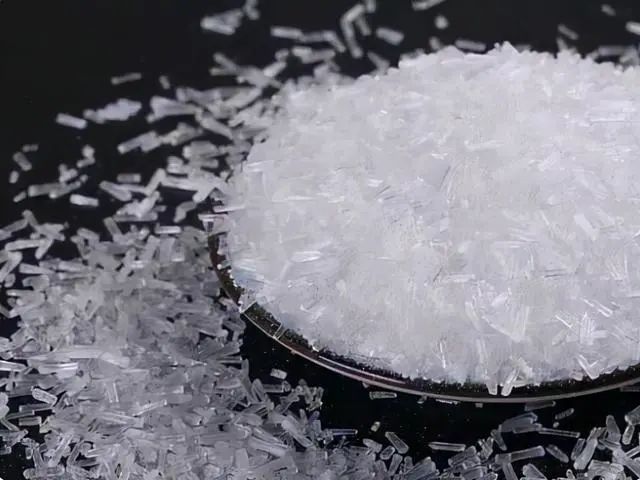 鸡精与味精对人体有害吗？一种要少吃，另一种是天然调味品