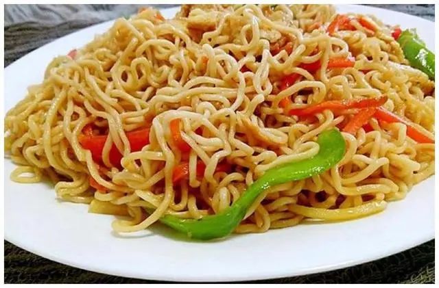 方便面都含防腐剂，吃多会致癌？真正的垃圾食品是这6种