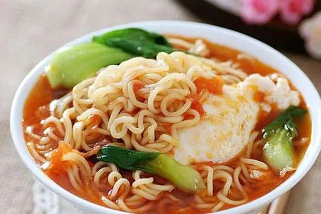 方便面都含防腐剂，吃多会致癌？真正的垃圾食品是这6种
