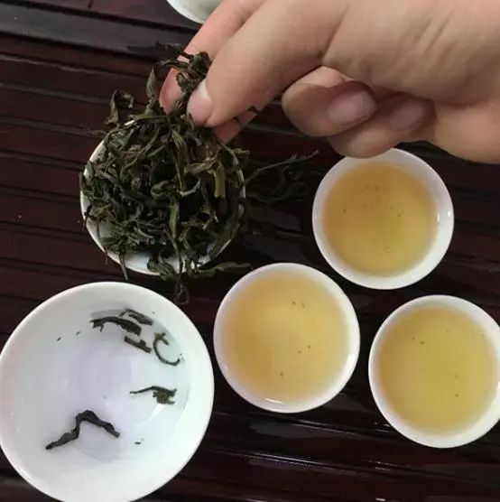长期喝白开水和长期喝茶的人相比，谁的身体更健康？医生说出真相