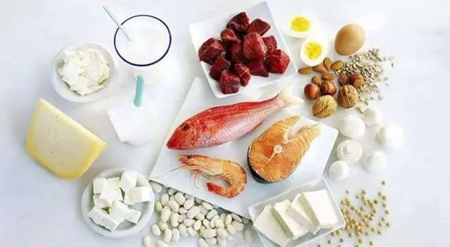 鱼肉可能是癌症的“发物”？医生建议：这6种食物，能不吃就不吃