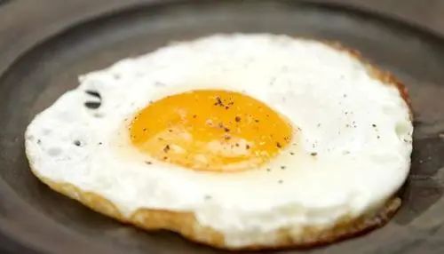 “激素鸡蛋”吃多了伤身？医生：远离激素，5物要少碰
