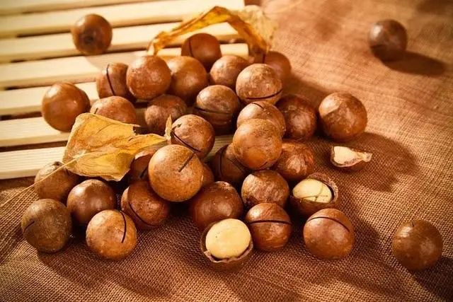 这几物，可能比味精还伤骨，不想骨骼变蜂窝，建议停止食用