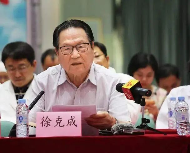 “抗癌明星”肿瘤院长，带癌生存15年，分享3个心得和16字秘诀