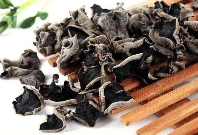黑木耳好吃却不能瞎吃：春天吃黑木耳有一禁忌，来了解