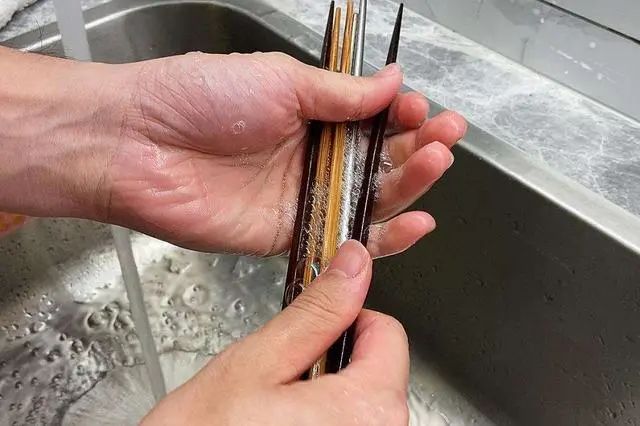 为何癌症患者越来越多？炒菜、洗碗时的几个错误，希望你早改