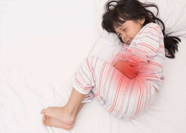 女孩第一次“月经”最佳年龄是多少岁呢？为了孩子，可以了解下