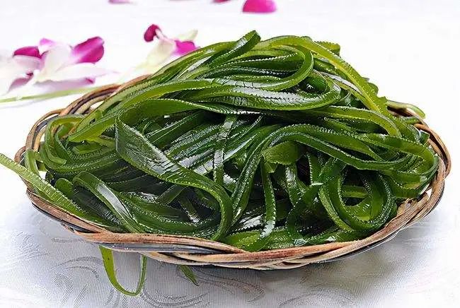 建议中老年人，别太节省，多吃这4种“高钙食材”，身体强气色好