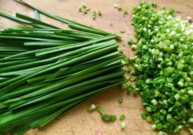 韭菜，是胃病的“发物”吗？医生：春季养胃，4菜建议撤下饭桌