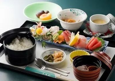 隔夜肉、隔夜菜、隔夜水和隔夜蛋，哪个不能吃呢？现在知道还不晚