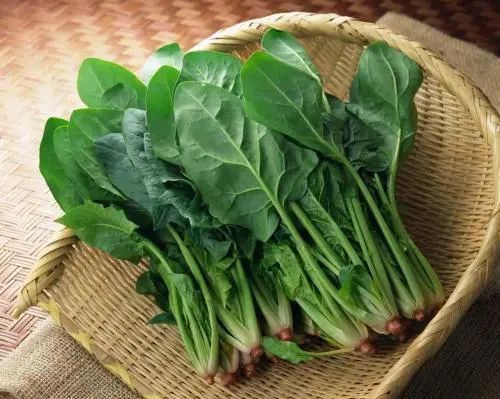 隔夜肉、隔夜菜、隔夜水和隔夜蛋，哪个不能吃呢？现在知道还不晚