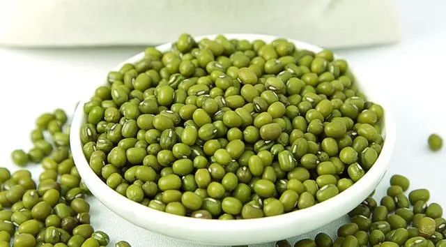 这4种蔬菜中“富含嘌呤”？医生提醒：平时尽量少吃