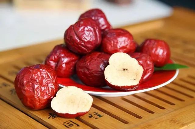 糖尿病的“发物”是大蒜？医生：除了大蒜，这6物，或要撤下餐桌