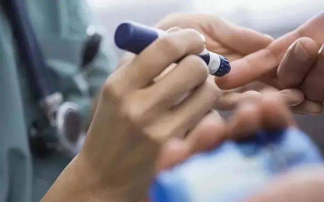 糖尿病的“发物”是大蒜？医生：除了大蒜，这6物，或要撤下餐桌