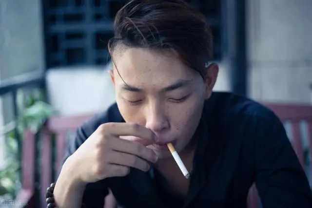 正常人一天最多可以抽多少支烟？医生：控制在“这个数”，还可以
