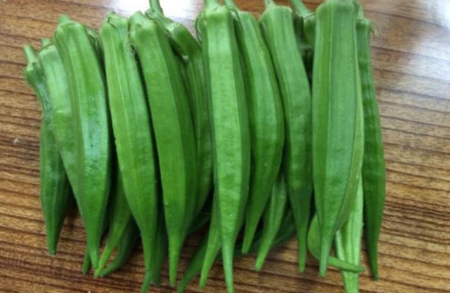 脂肪肝的“克星”已找到，3种食材，每天吃点，给肝脏“刮刮油”