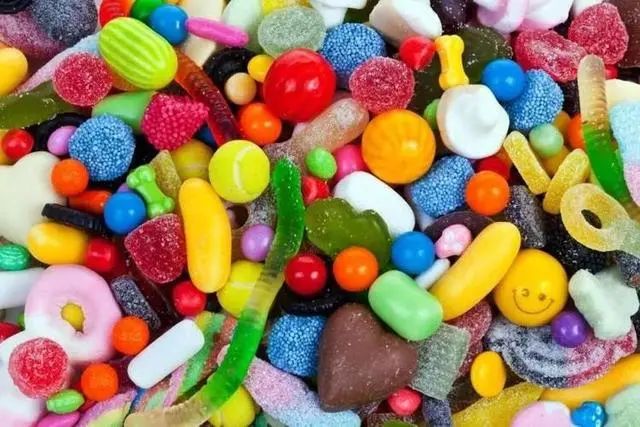 喜欢吃甜食和不吃甜食的人，谁更容易患癌症呢？权威研究揭晓谜底