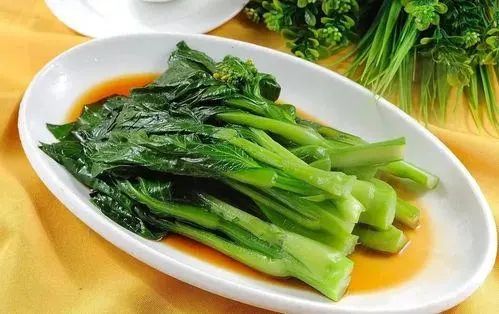米饭二次加热会致癌？医生：真正不能加热的是这7物，别自讨苦吃