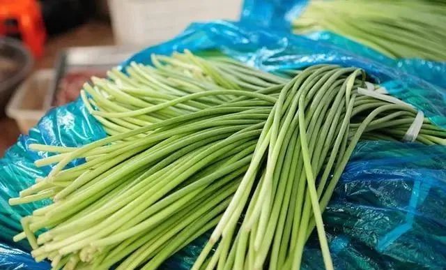 4种春季要少吃的新鲜蔬菜，菜农说自己也不吃，知道后别再买了