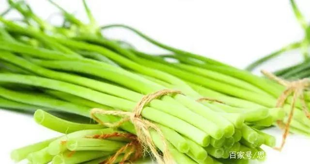 4种春季要少吃的新鲜蔬菜，菜农说自己也不吃，知道后别再买了
