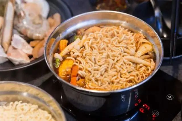 方便面都是防腐剂，吃多了易致癌？劝诫：真正的垃圾食品是这5种