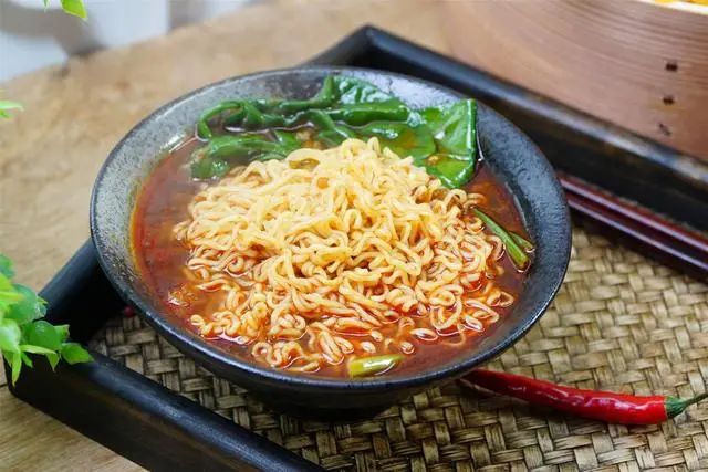 方便面都是防腐剂，吃多了易致癌？劝诫：真正的垃圾食品是这5种