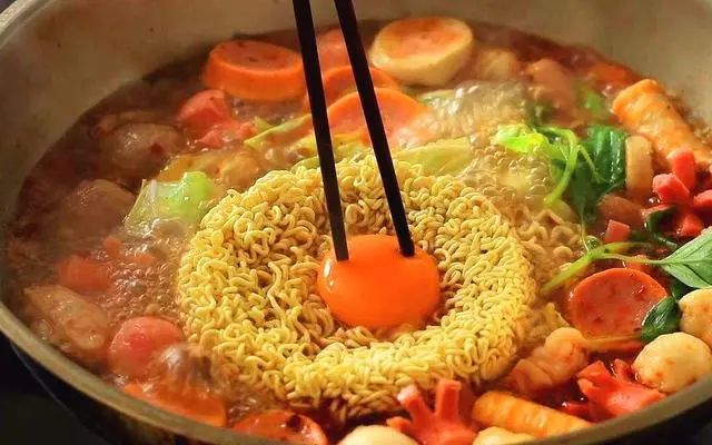 方便面都是防腐剂，吃多了易致癌？劝诫：真正的垃圾食品是这5种