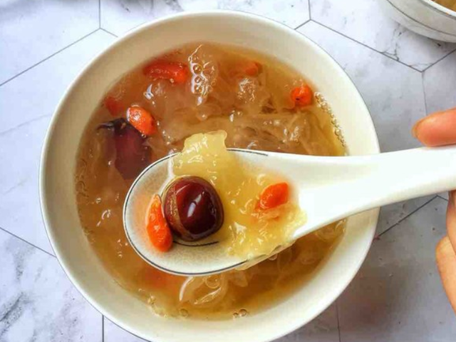 提示：6类食物不宜二次加热，吃不完丢掉也不要盲目节约