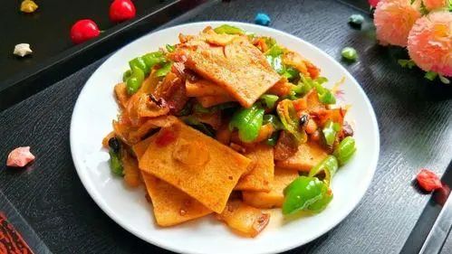 豆腐也能掺假？警惕：这4种“假豆腐”里面并没有大豆，不要上当