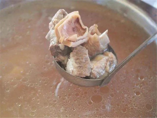 吃肉前焯水，能减少嘌呤含量？尿酸高又想吃肉该咋办？告诉您答案