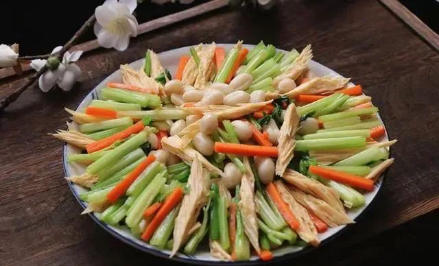 春天，宁可不吃肉，也要吃6种“高钾”食物，增强体质助力成长