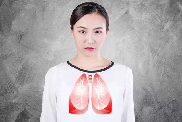 肺部有疾，喉咙先知？提醒：出现2个信号，别傻傻以为是咽炎