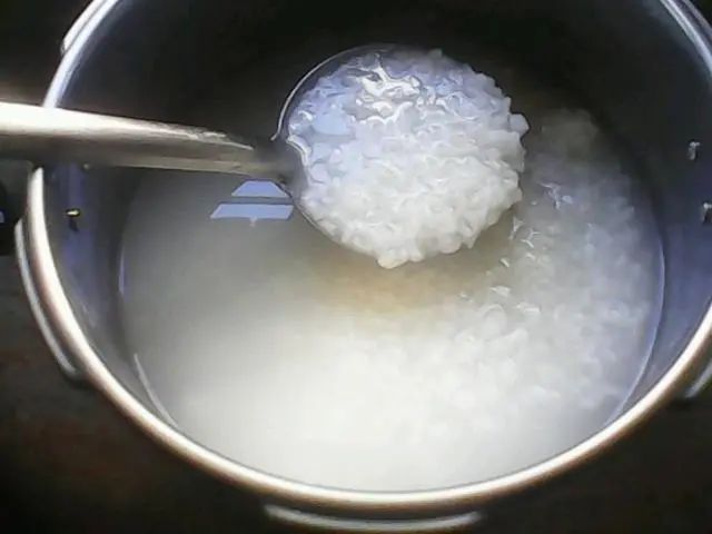 早餐不能吃“大米粥”？医生忠告：不仅是大米粥，这3物也应少碰