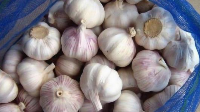 79岁女国医提醒：宫颈癌早期，2种素食尽量少吃，以免细胞扩散
